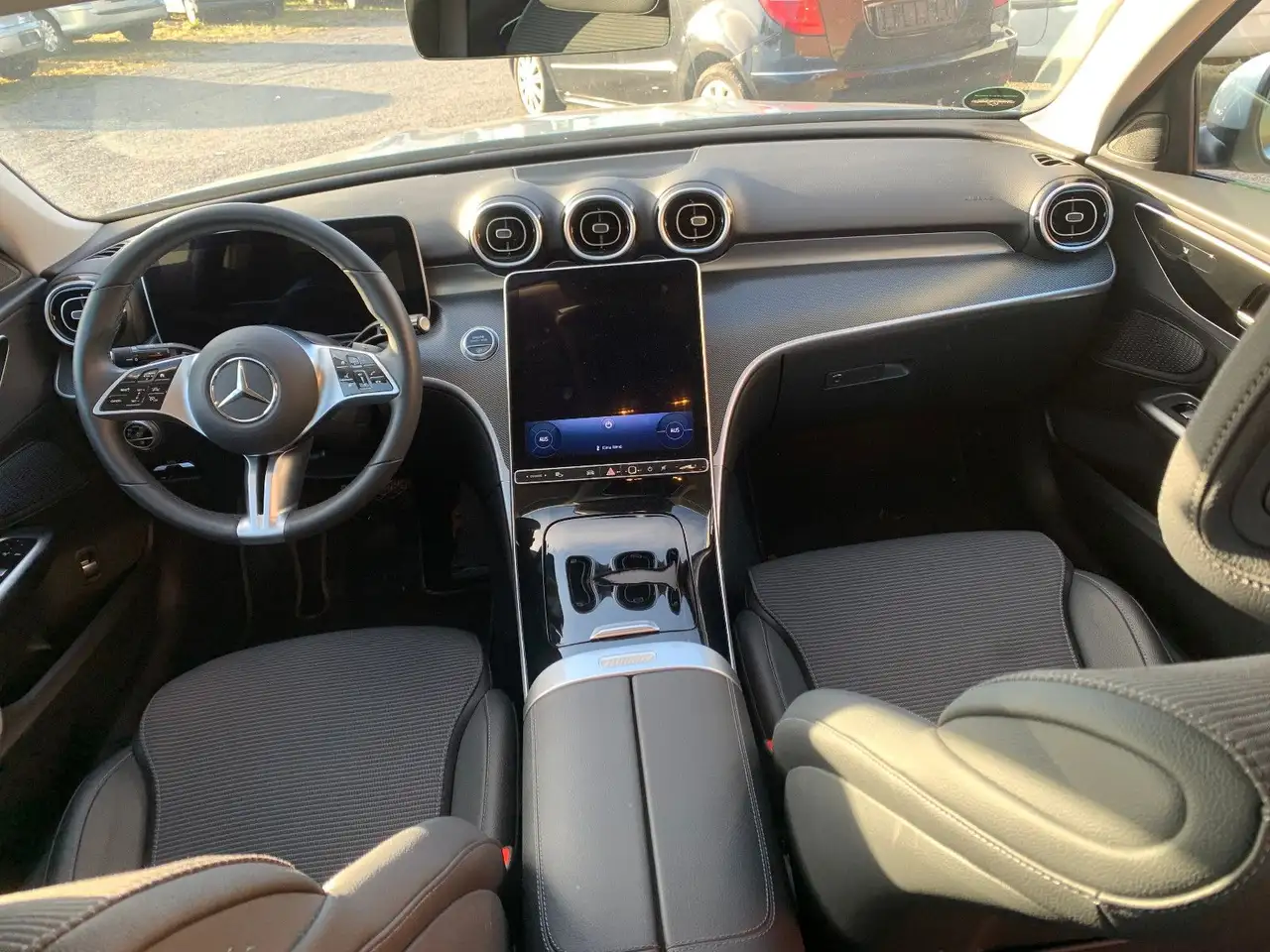 Mercedes-Benz C 180 Limousine Edition Avantgarde — Galería del vehículo 7