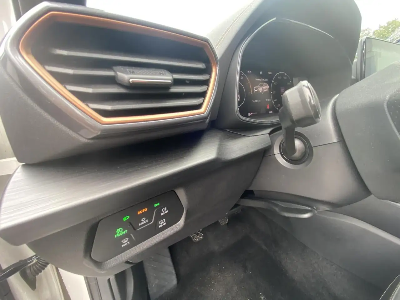 CUPRA Formentor 1.5 TSI EL.HECK+VIRTUAL-COCKPIT+NAVI-P — Vehicle gallery 10