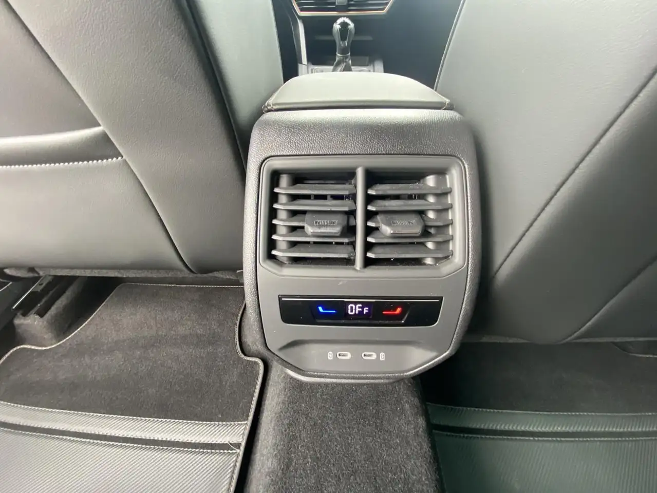 CUPRA Formentor 1.5 TSI EL.HECK+VIRTUAL-COCKPIT+NAVI-P — Vehicle gallery 12