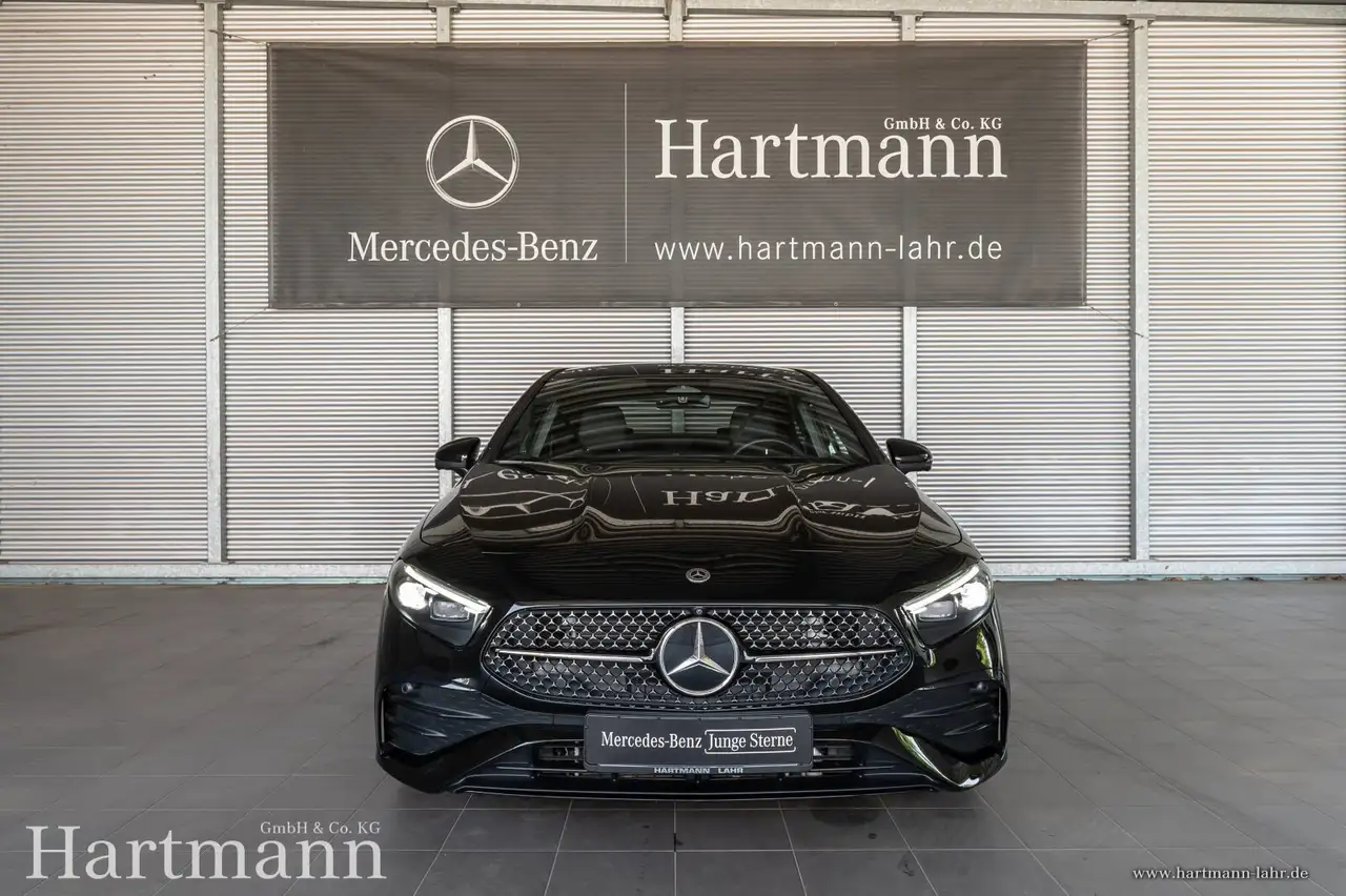 Mercedes-Benz A 180 A 180 Limo AMG Premium+ Night Multibeam Panorama — Vehicle gallery 3