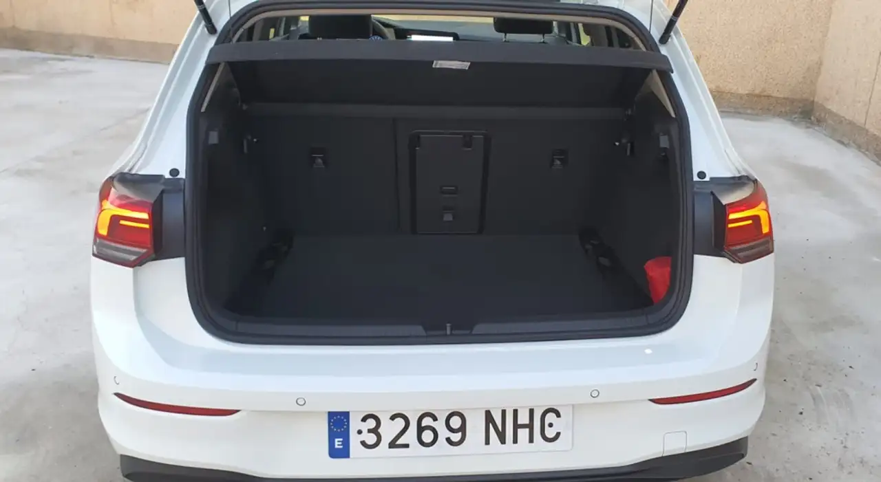 Volkswagen Golf Berlina Automático de 5 Puertas — Galerie du véhicule 8