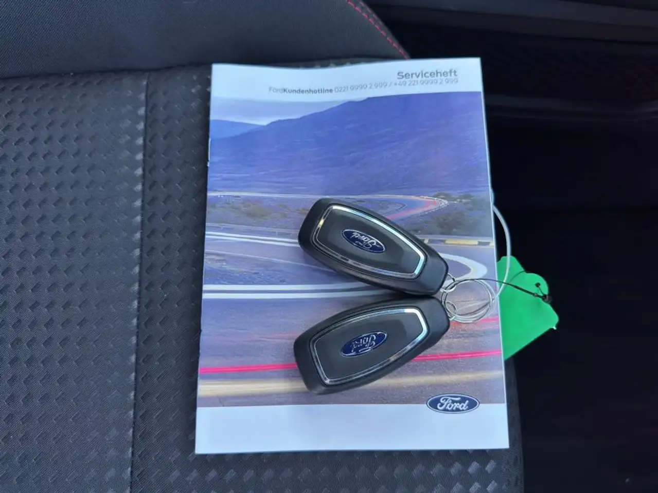 Ford Kuga 1.5 EcoBoost ST-LINE — Galería del vehículo 15