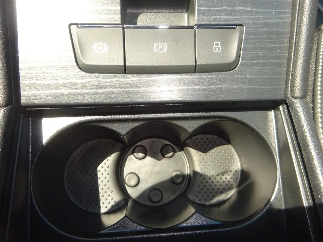 Skoda Superb Combi 217PS DSG iV Style ACC Panorama — معرض صور السيارة 30