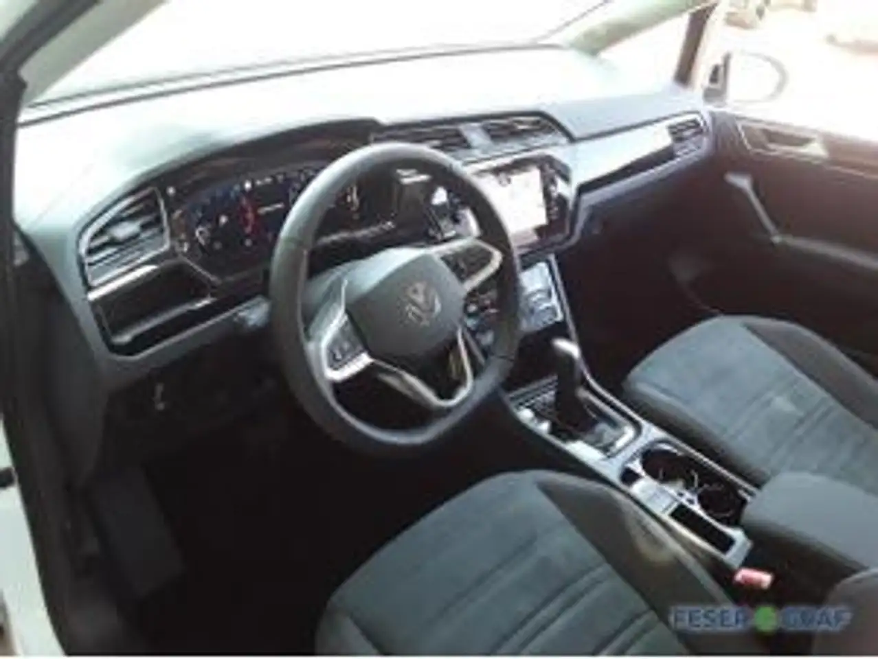 Volkswagen Touran 1.5 TSI HIGHLINE DSG AHK 7-SITZE LED ACC — Vehicle gallery 3