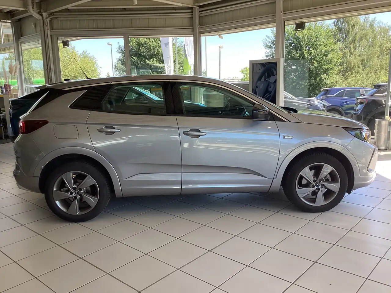 Opel Grandland 1.2 Turbo ENJOY LED+SHZ+Winterp.+LM — Vehicle gallery 8