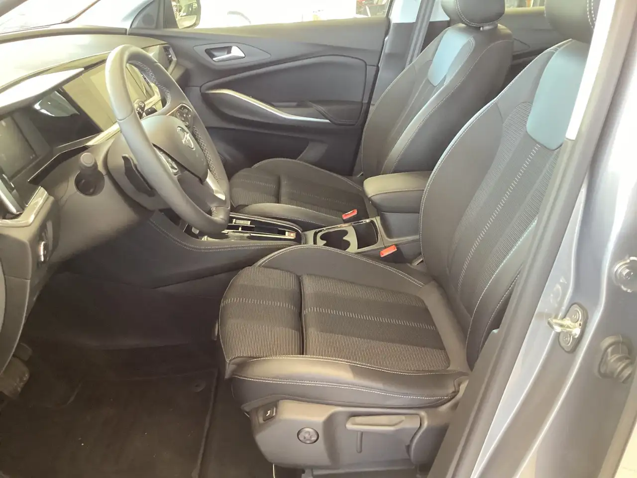 Opel Grandland 1.2 Turbo ENJOY LED+SHZ+Winterp.+LM — Vehicle gallery 11