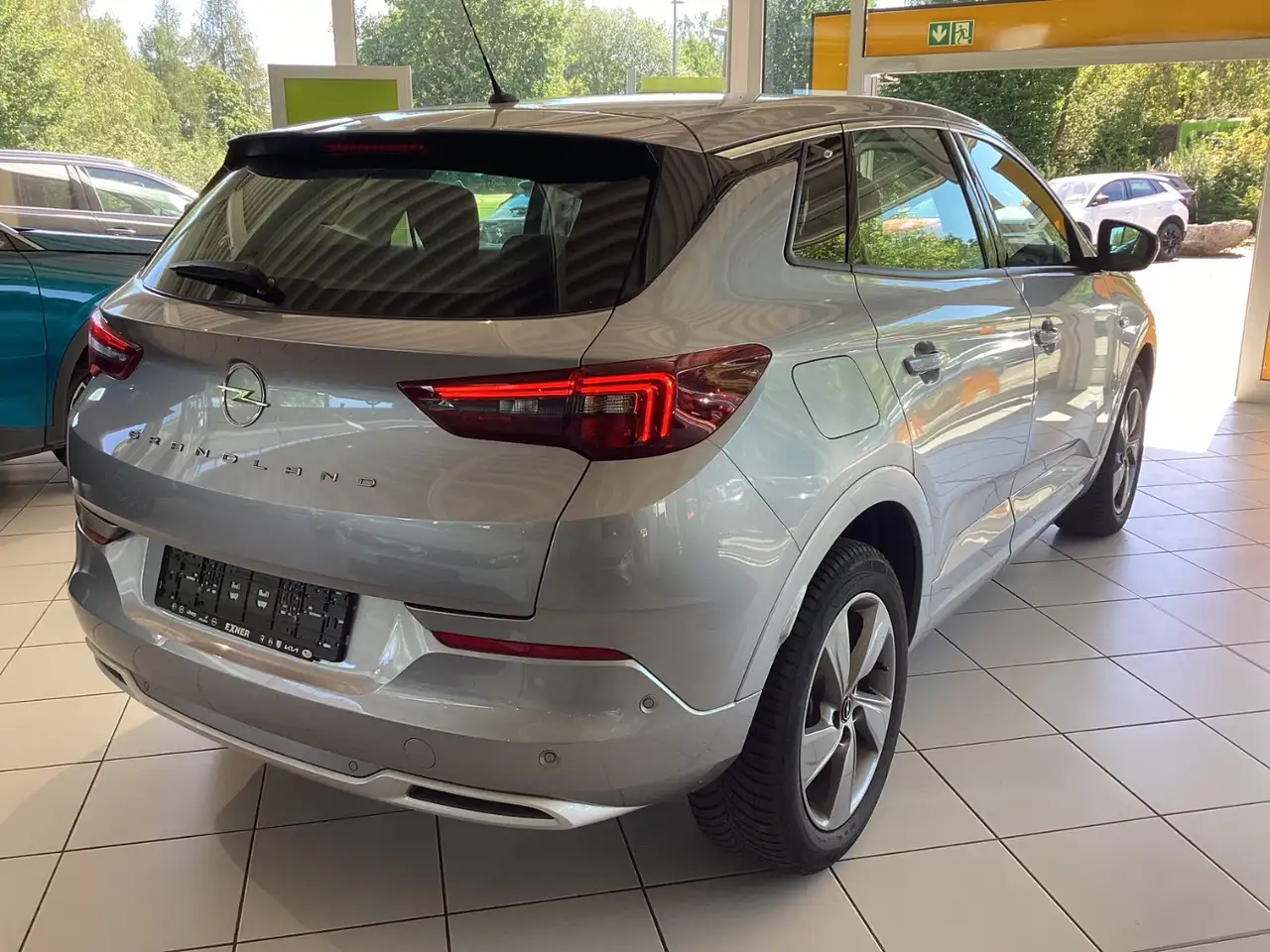 Opel Grandland 1.2 Turbo ENJOY LED+SHZ+Winterp.+LM — Vehicle gallery 3