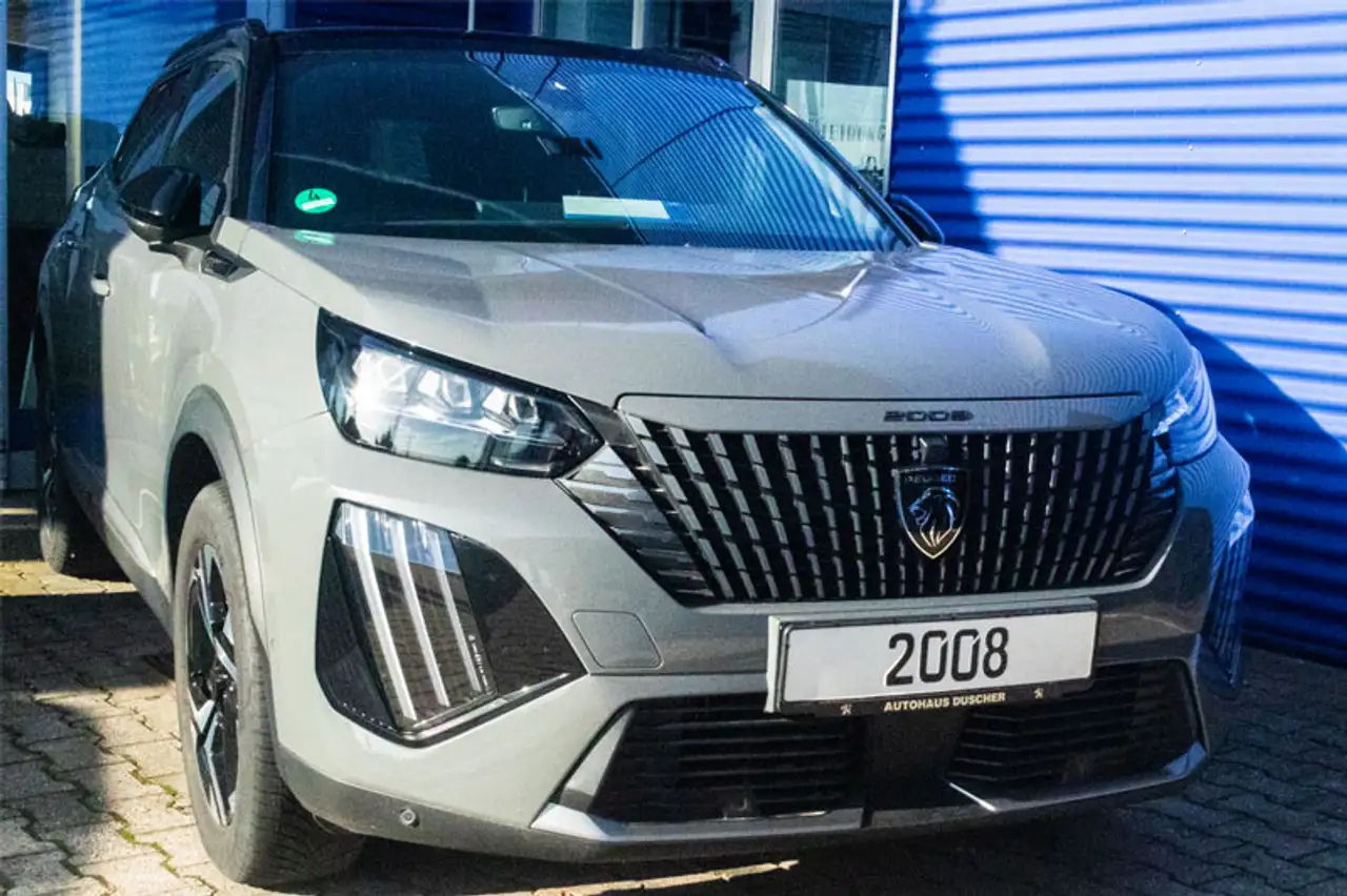 Peugeot 2008 2008 GT PureTech 130 Stop — Vehicle gallery 6