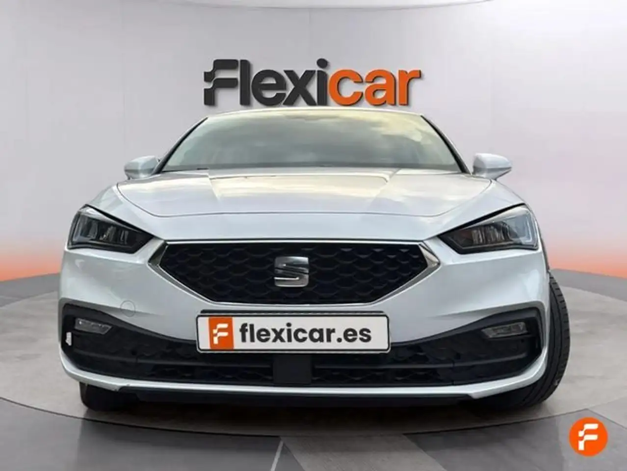 SEAT Leon 1.0 TSI S&S Style 25º Aniversario 110 — معرض صور السيارة 2