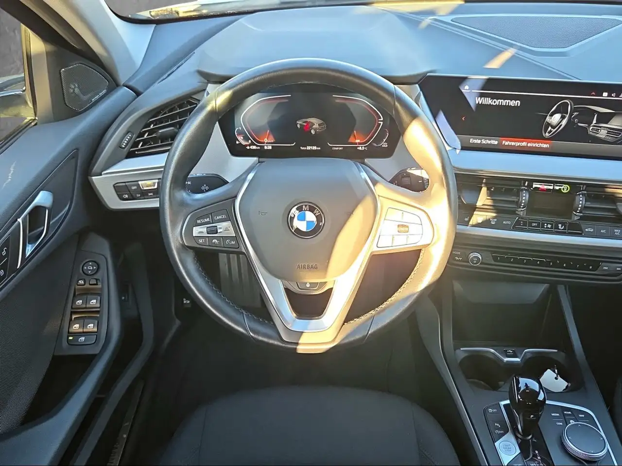 BMW 118 i 5-Türer Advantage Shadow Line — Galerie du véhicule 11