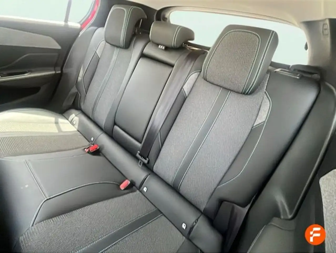 Peugeot 308 1.2 PureTech S&S Allure 130 — Galería del vehículo 14