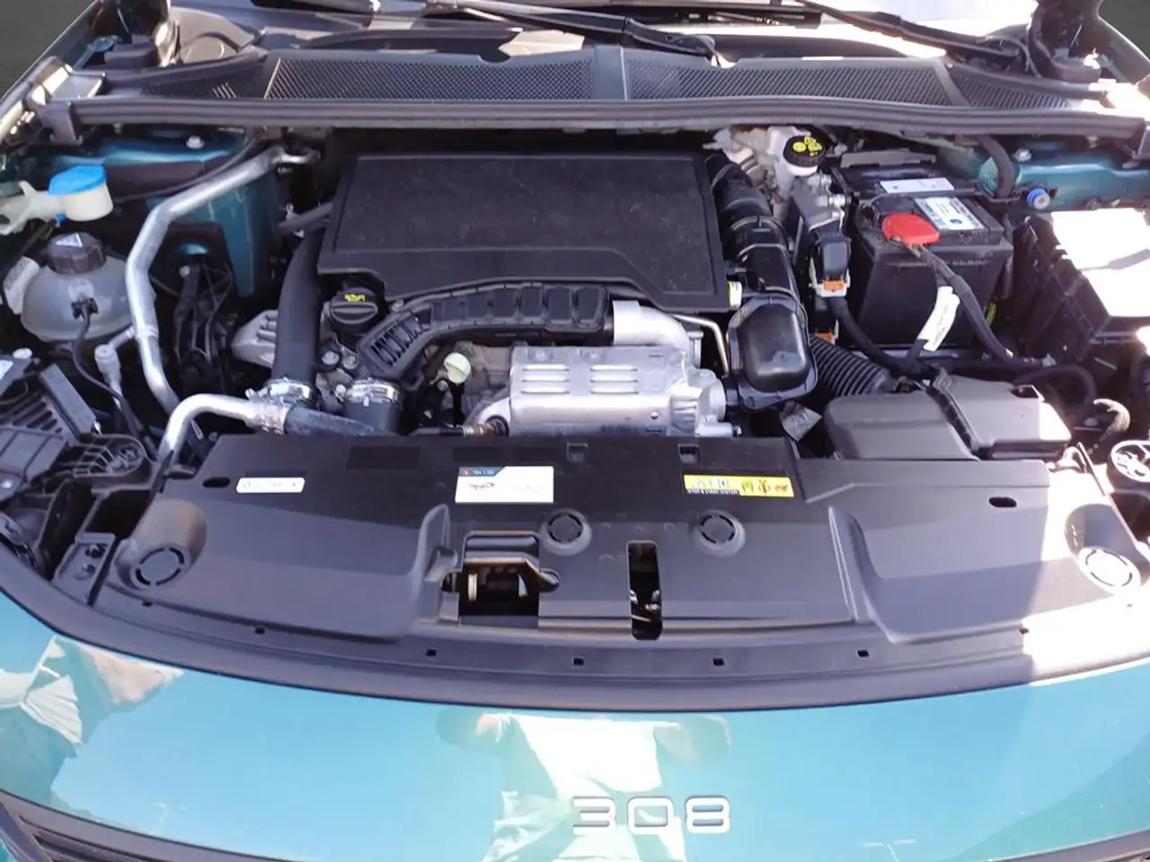 Peugeot 308 SW Allure PureTe — معرض صور السيارة 5