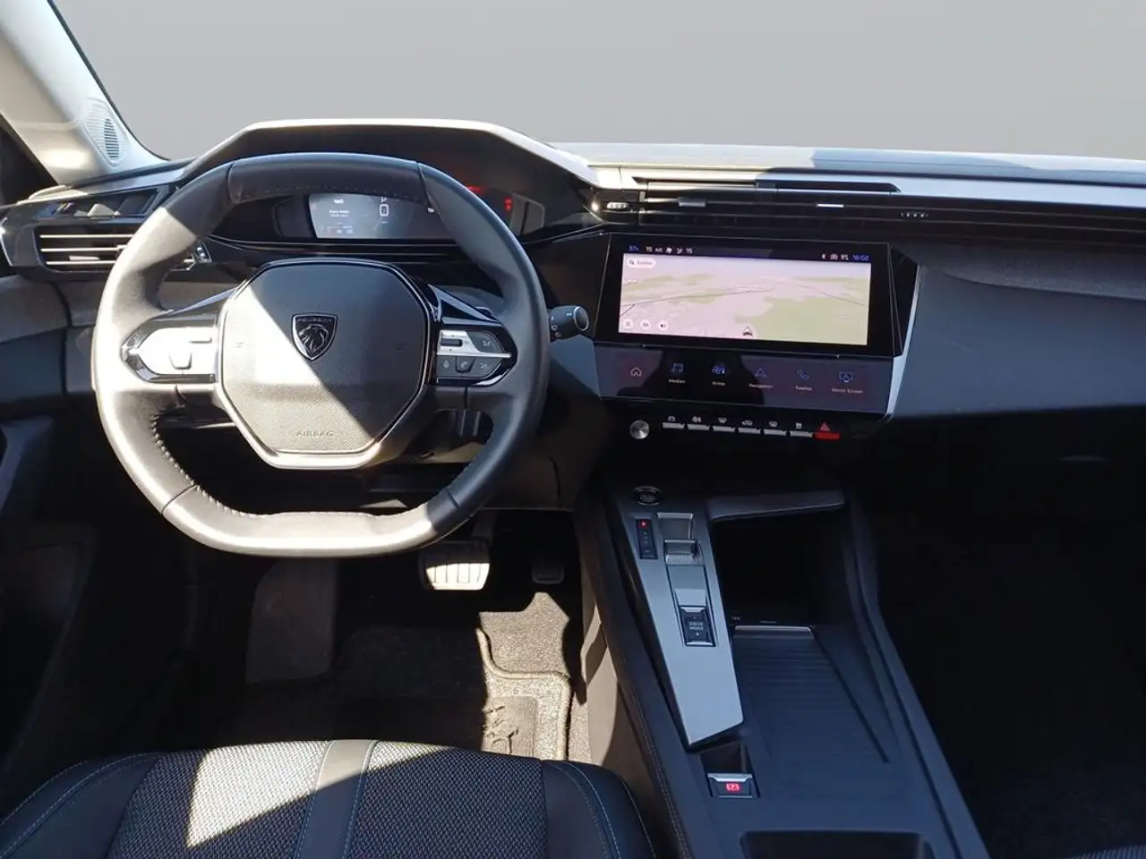Peugeot 308 SW Allure PureTe — معرض صور السيارة 10