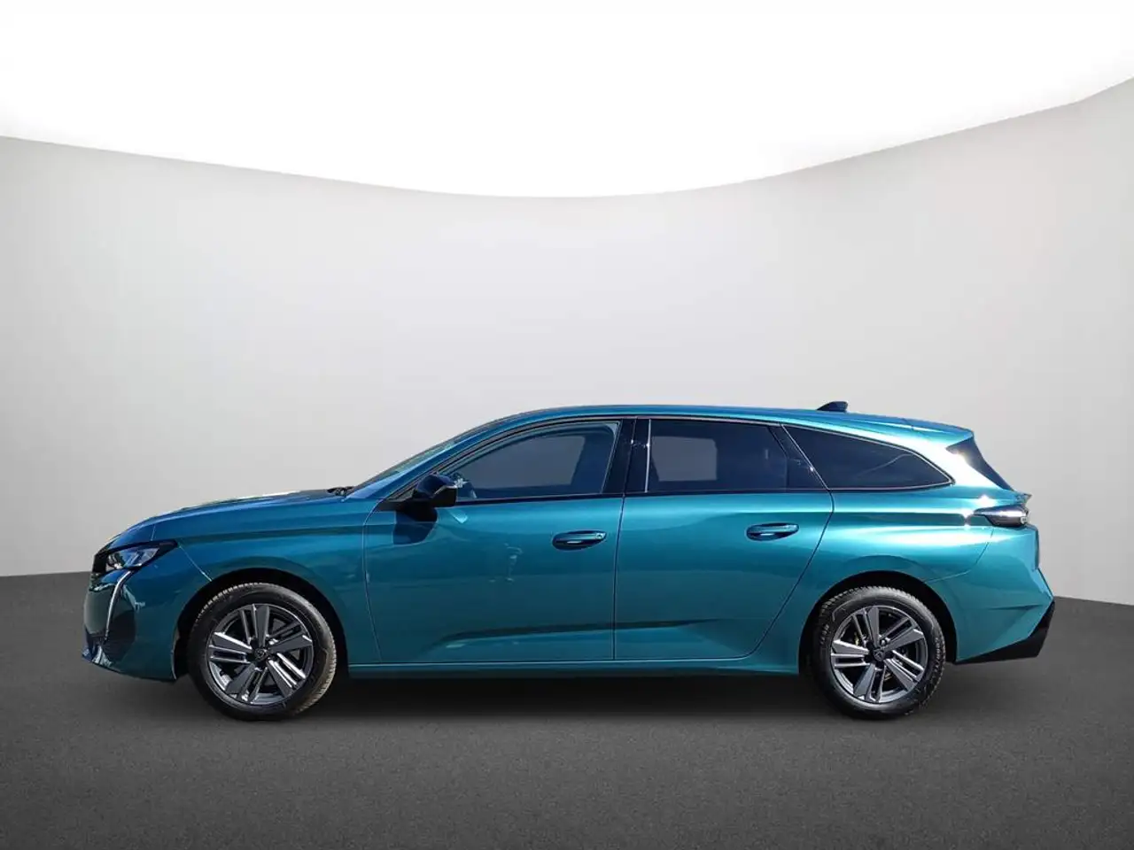 Peugeot 308 SW Allure PureTe — معرض صور السيارة 4