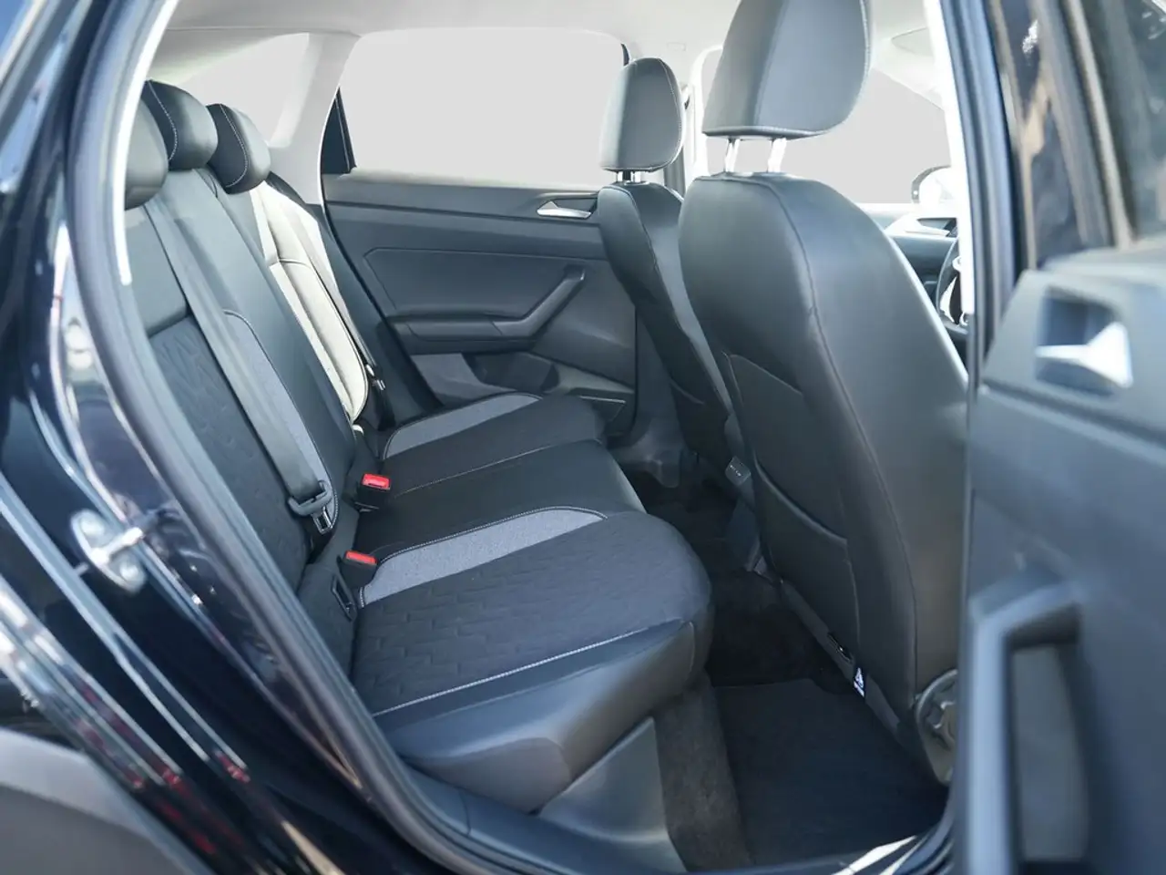 Volkswagen Taigo 1.0 TSI GOAL /Navi/LED/RFK/ACC/DAB+ — معرض صور السيارة 13