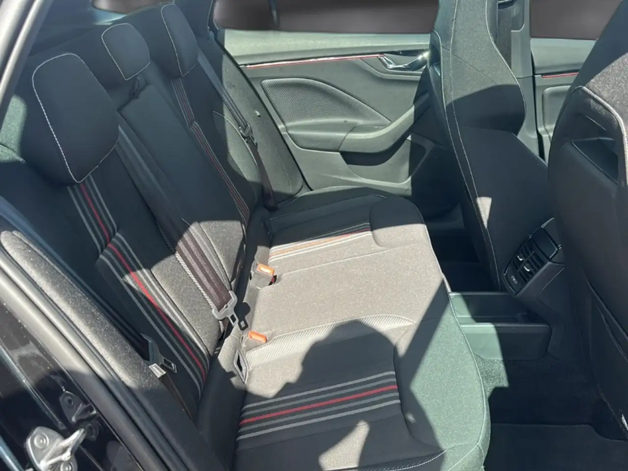 Skoda Scala 1.5 TSI DSG Monte Carlo Navi ACC Pano LED — Vehicle gallery 12