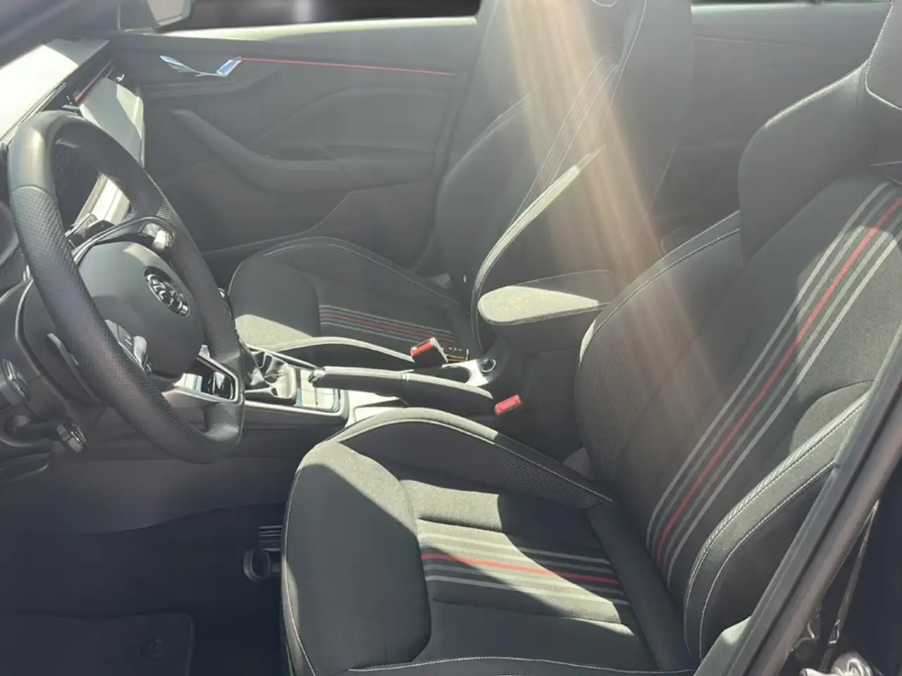 Skoda Scala 1.5 TSI DSG Monte Carlo Navi ACC Pano LED — Vehicle gallery 10