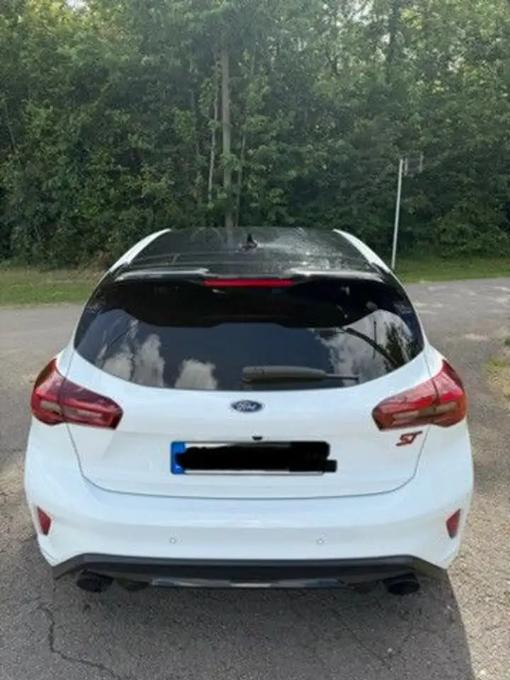Ford Focus Lim. ST X 2.3 PERFORMANCE TRACK PACK — معرض صور السيارة 8