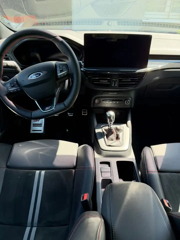 Ford Focus Lim. ST X 2.3 PERFORMANCE TRACK PACK — معرض صور السيارة 19