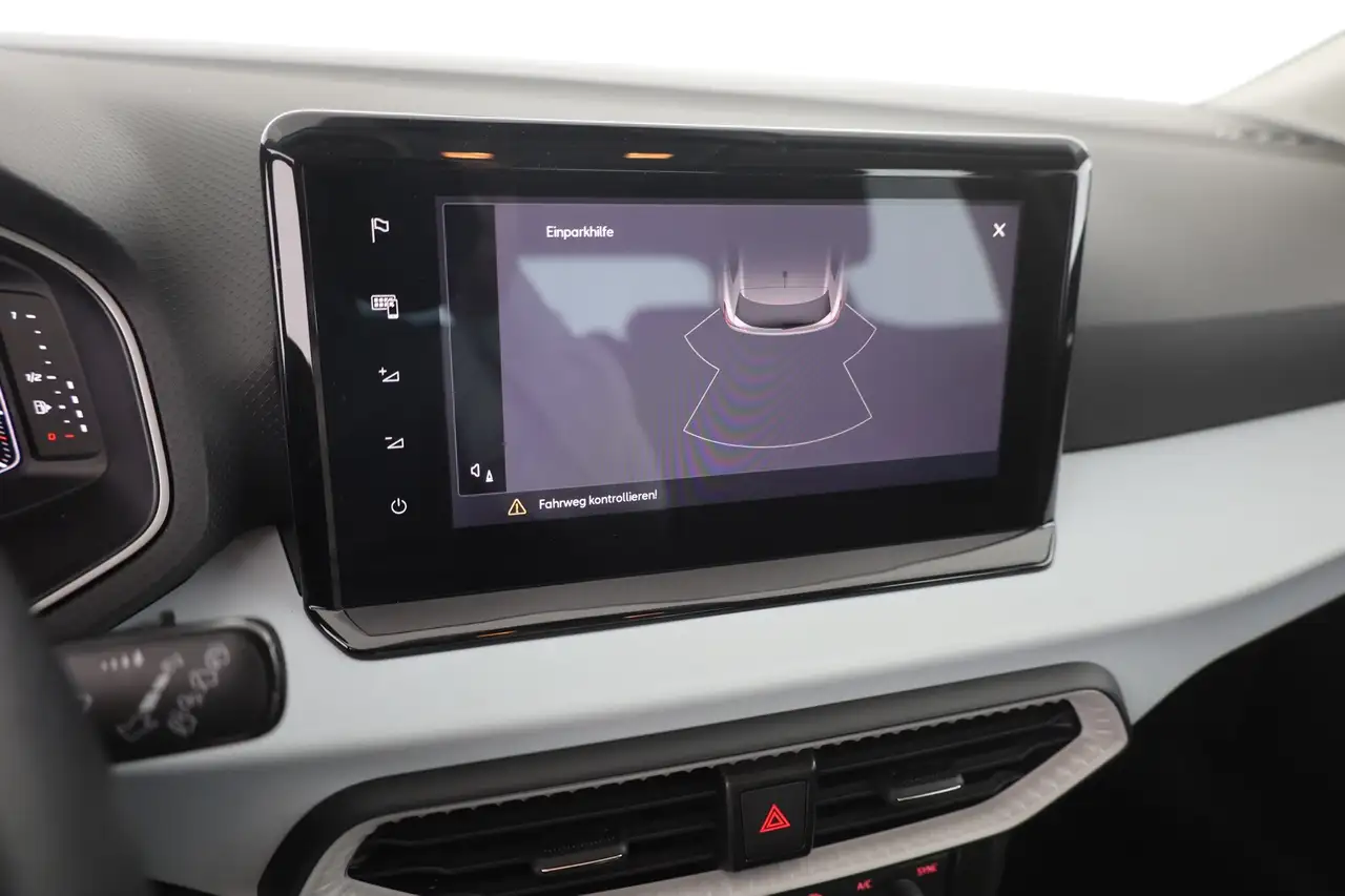 SEAT Ibiza 1.0 TSI Style Klimaaut. Navi Tempomat — Galería del vehículo 26