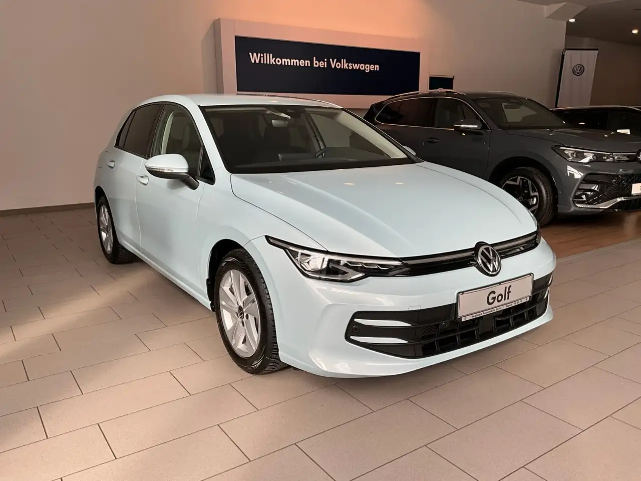 Volkswagen Golf Life , Kamera, ACC, DCC, LED-Plus, App Conn — Vehicle gallery 4