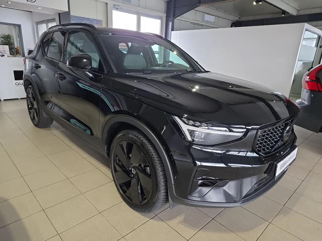 Volvo XC40 B4 Plus Black Edition ACC BLIS Pano 360° — Vehicle gallery 5