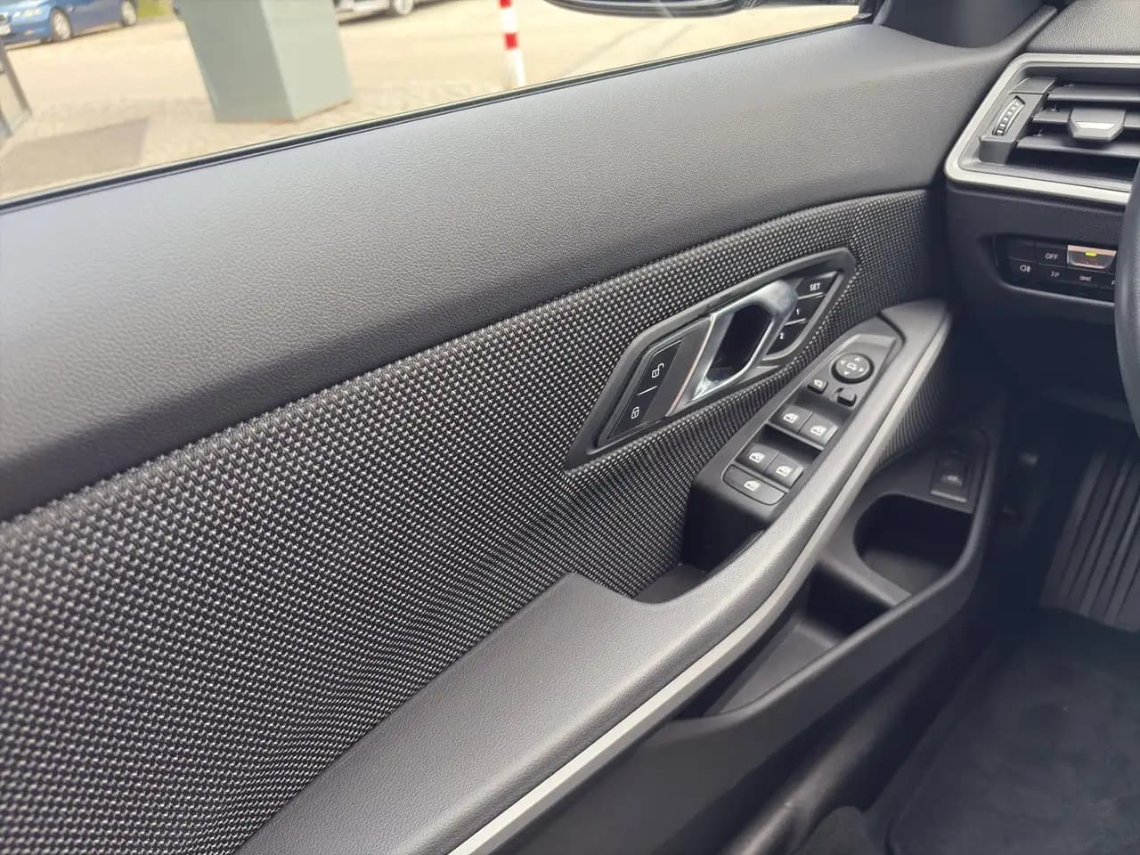 BMW 320 i Touring NP 55.809,- el.Sitze Komfortzugang Wire — معرض صور السيارة 15