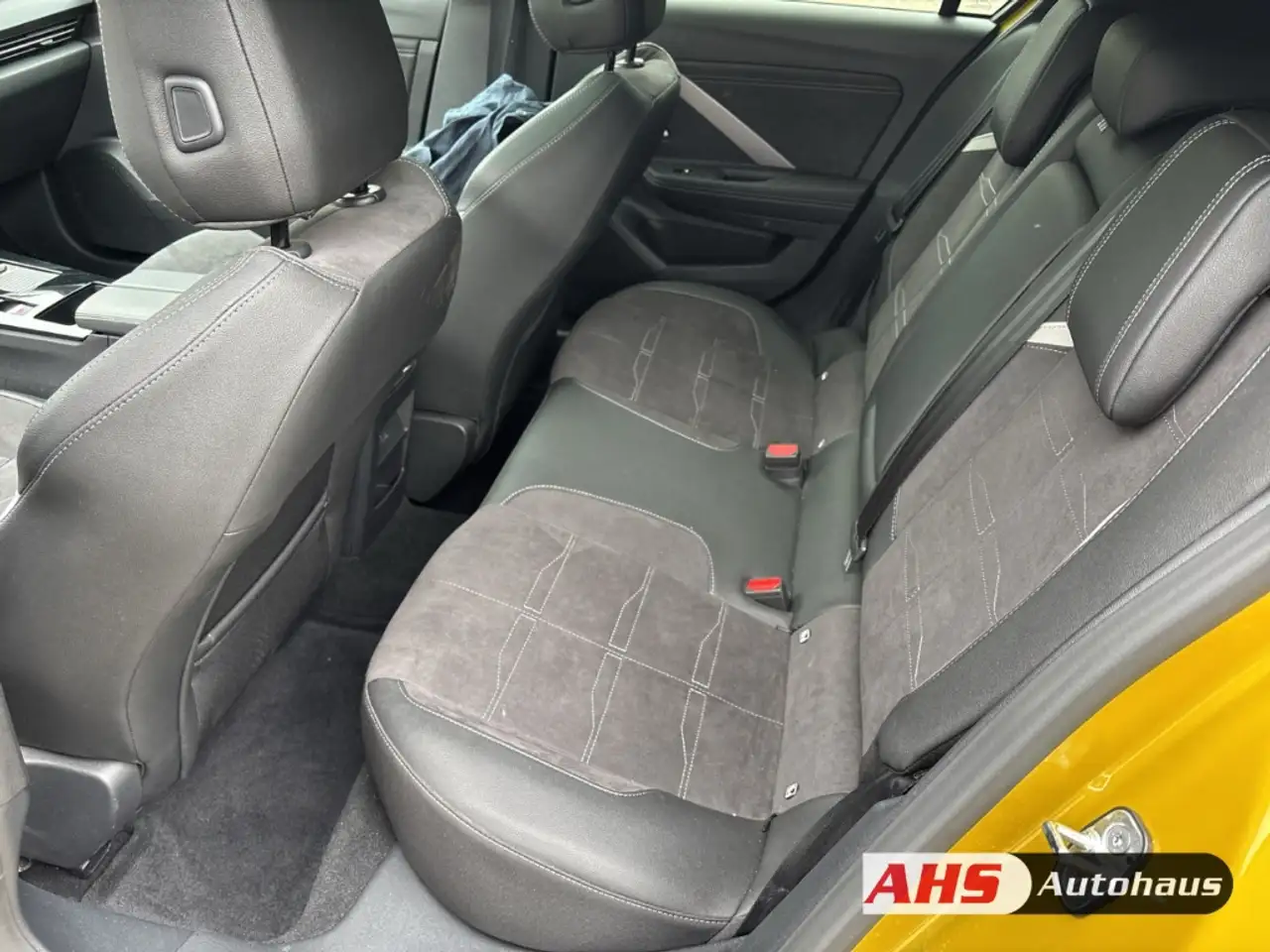 Opel Astra L Ultimate Plug-in-Hybrid 1.6 Turbo LED Navi 360 G — Vehicle gallery 9