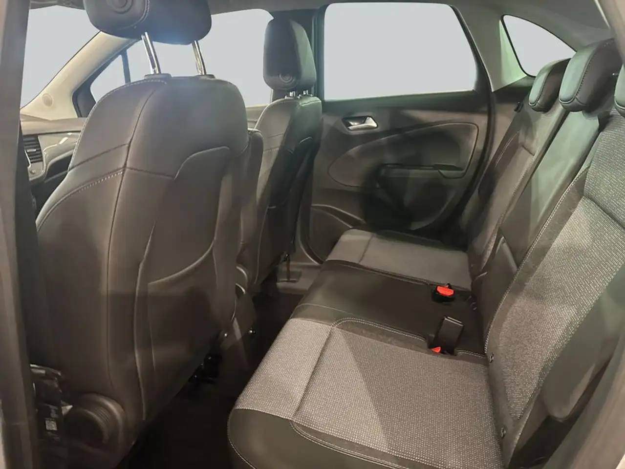 Opel Crossland Crossland 1.2 Automatik Elegance Paket — معرض صور السيارة 11