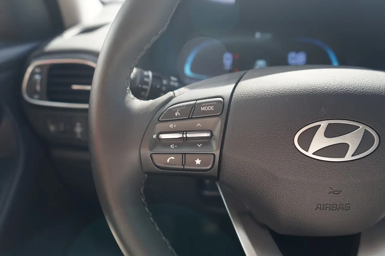 Hyundai i30 Kombi 1.0 T-GDI LED Navi Kamera — Galería del vehículo 23