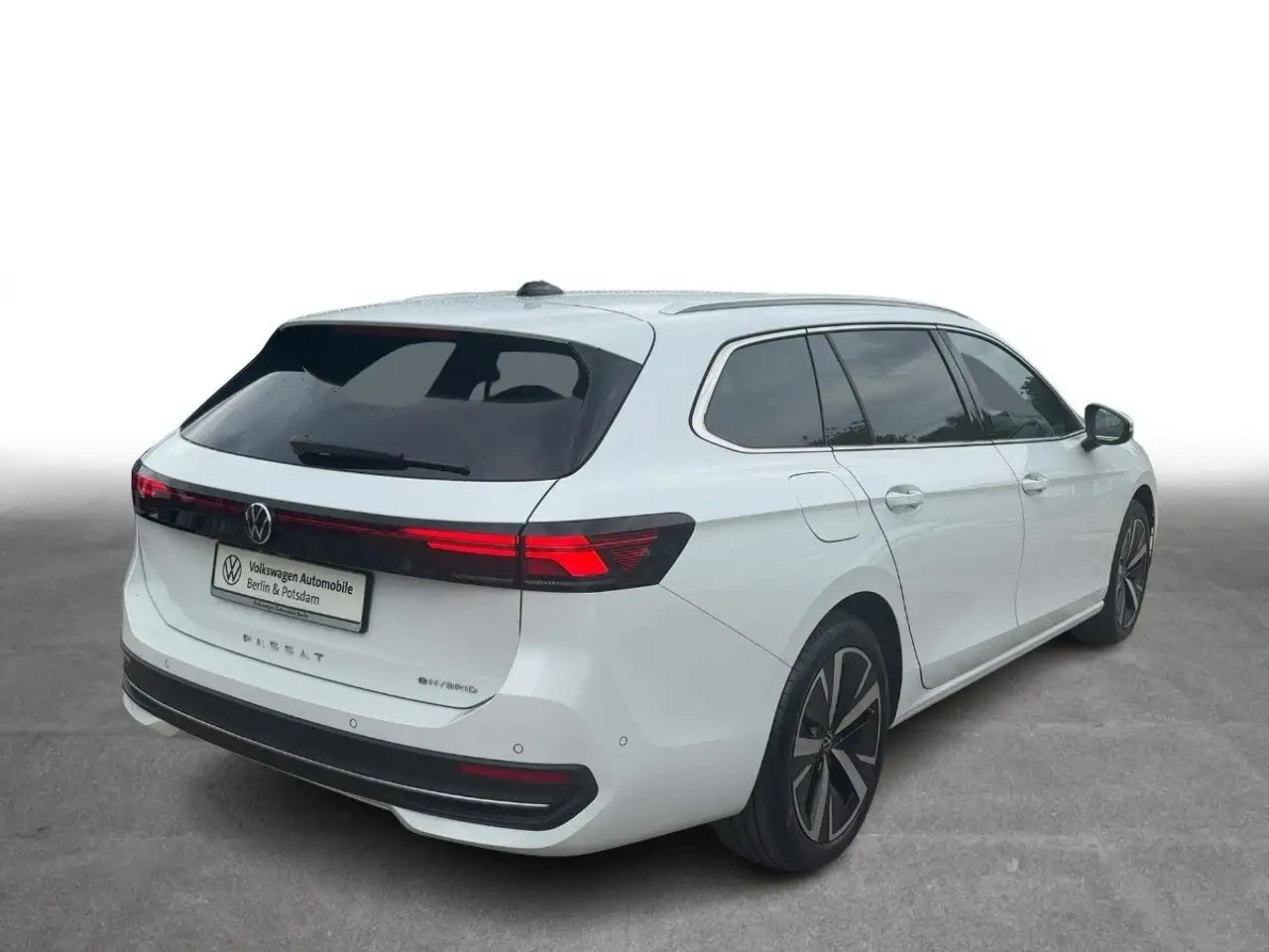 Volkswagen Passat Variant 1.5 eHybrid Business Navi LED ACC — Vehicle gallery 4