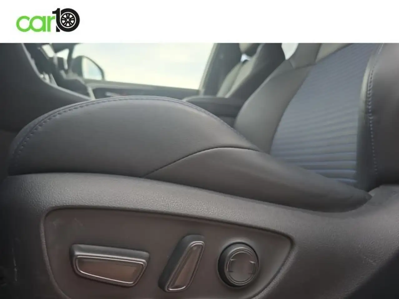 Toyota RAV4 220H e-CVT 4x2 Style — Galería del vehículo 17