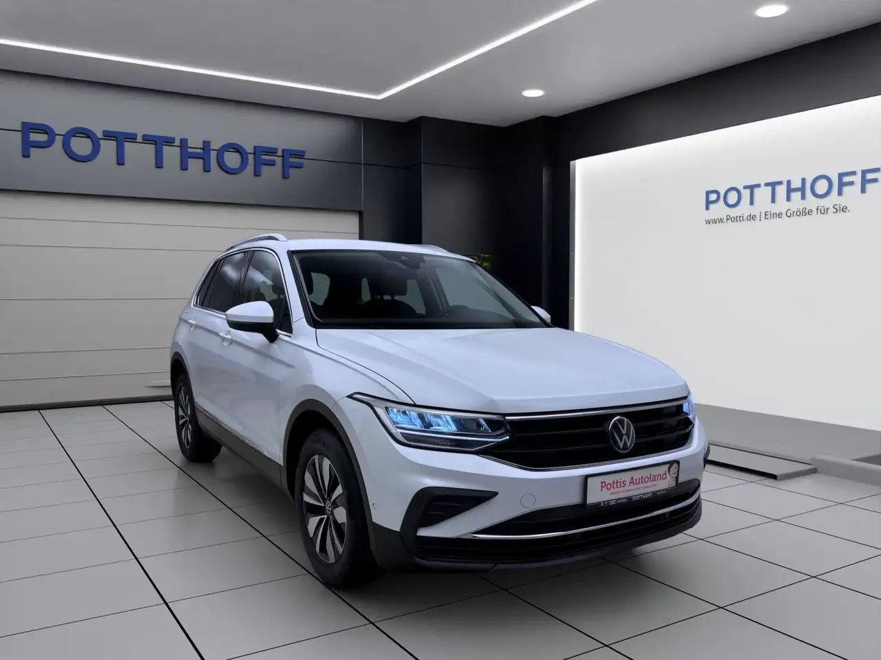 Volkswagen Tiguan 1.5 TSI DSG MOVE NAVI KAMERA SITZHZG PDC — معرض صور السيارة 7