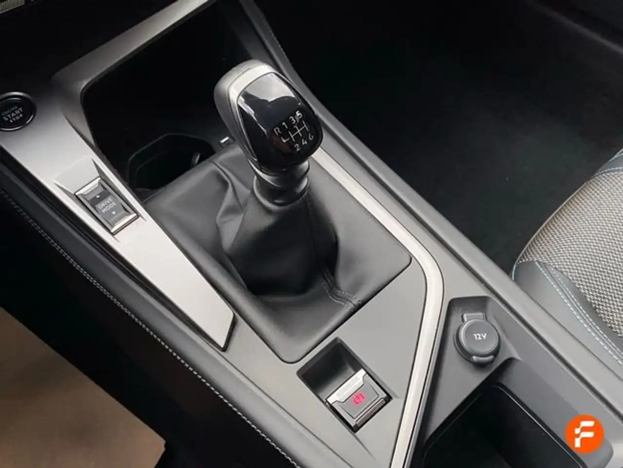 Peugeot 308 1.2 PureTech S&S Allure 130 — Galería del vehículo 22