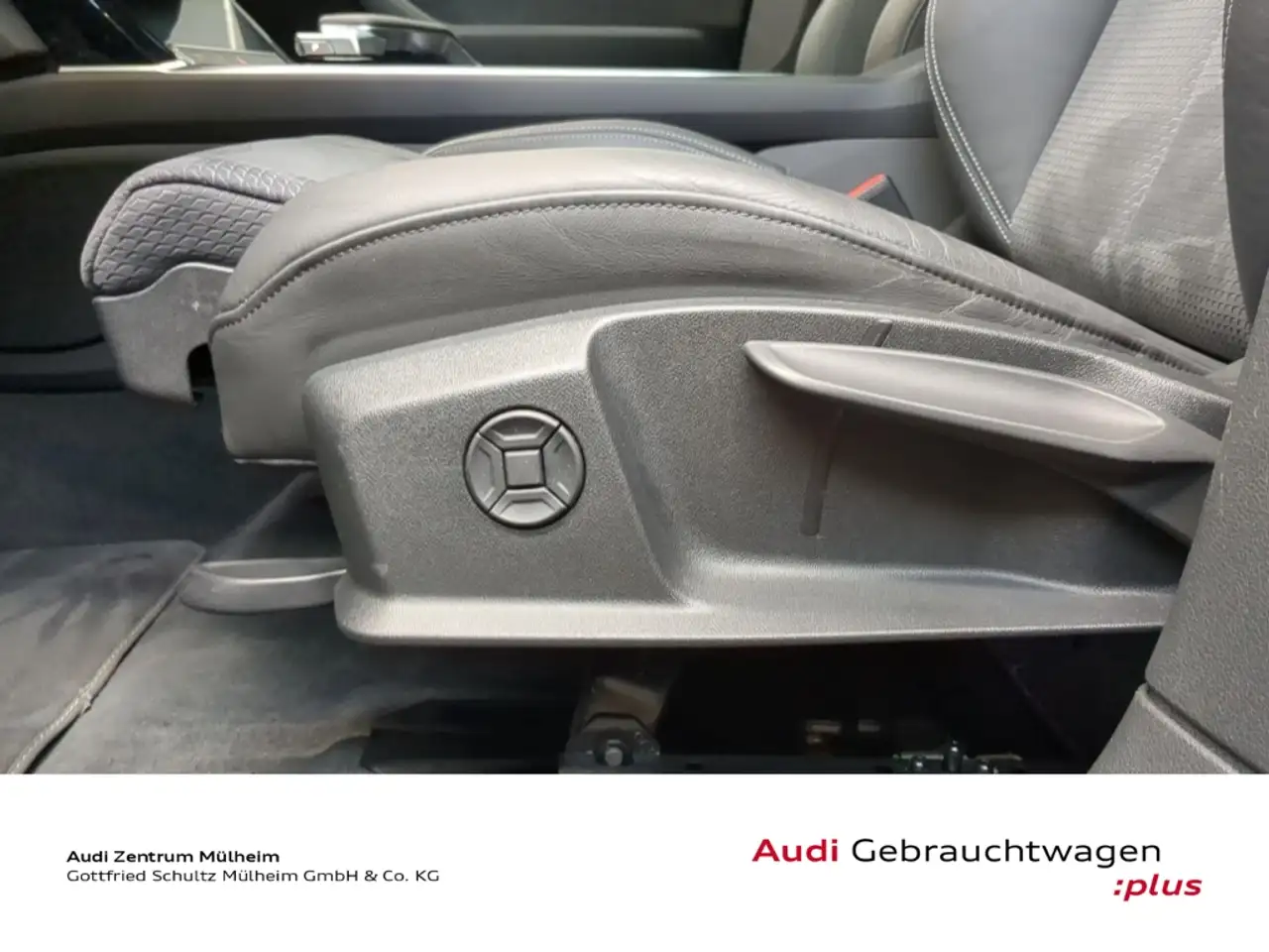 Audi Q8 e-tron 50 quattro S-Line Navi Matrix LED Pano Optikpaket — Galería del vehículo 13