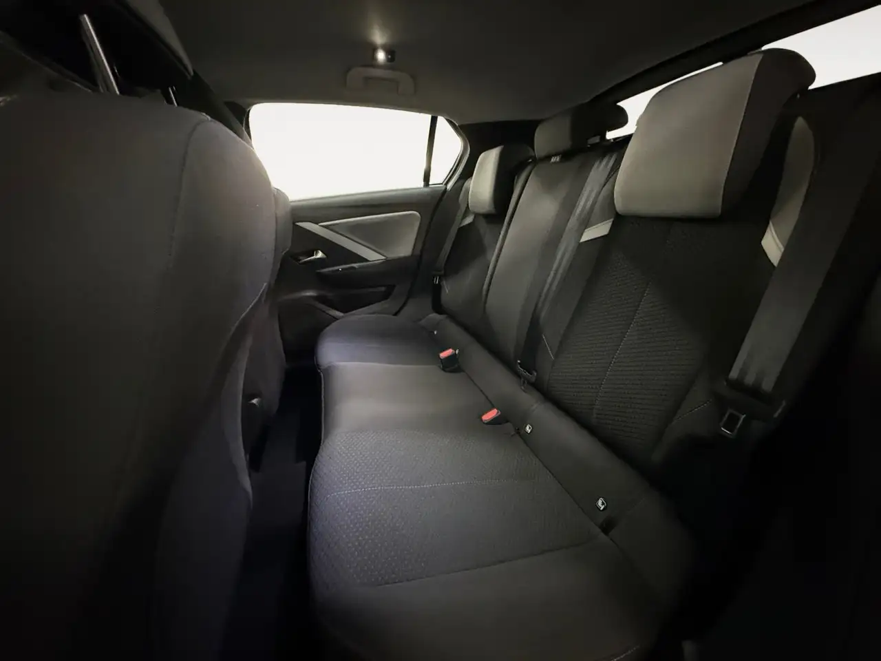 Opel Astra L 1.2 Rückfahrkamera, Nichtraucher, CarPlay — Vehicle gallery 15