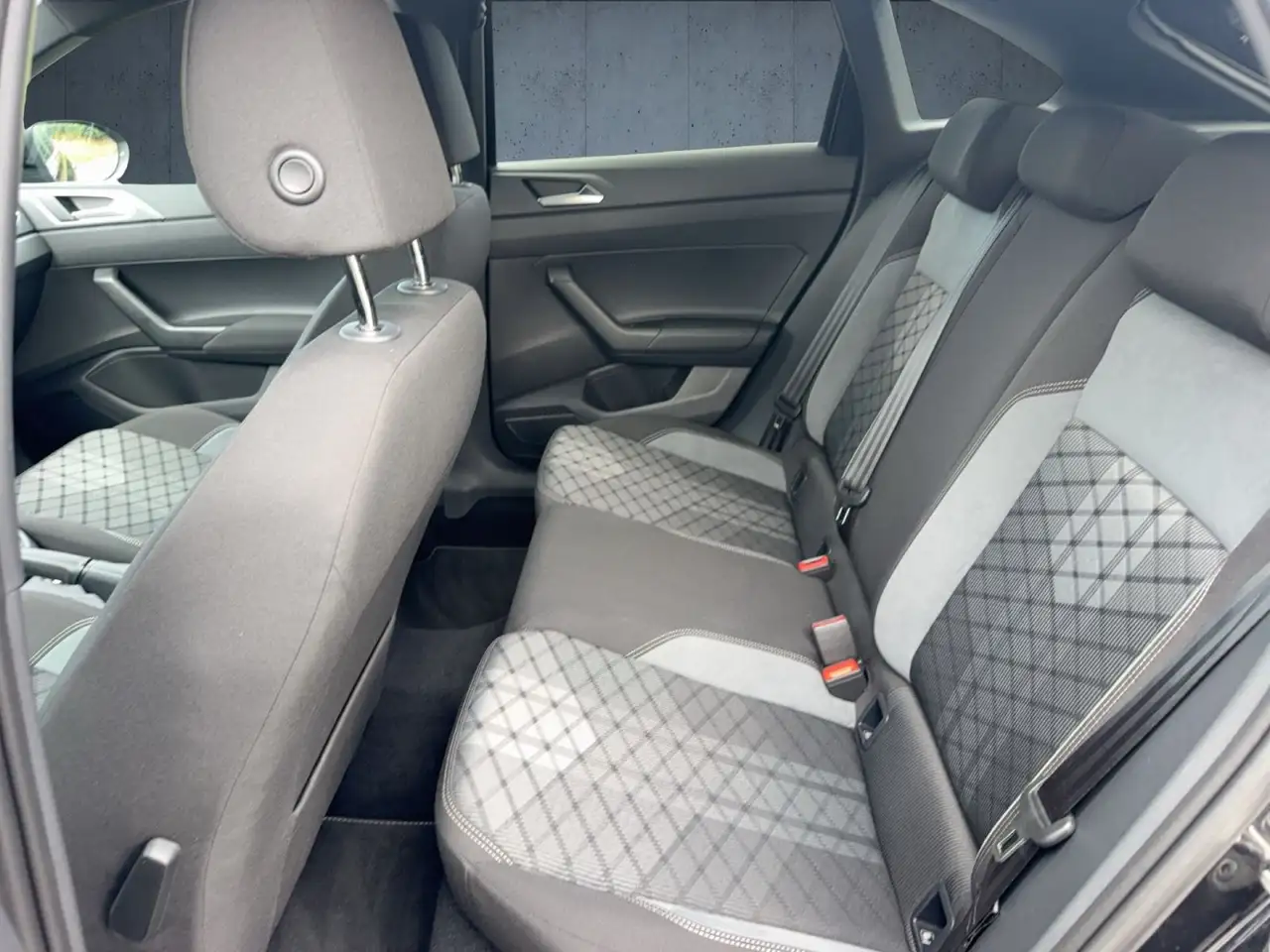 Volkswagen Taigo R-Line 1.5 TSI DSG beats/Pano/Kam/Nav/18"/ — معرض صور السيارة 12