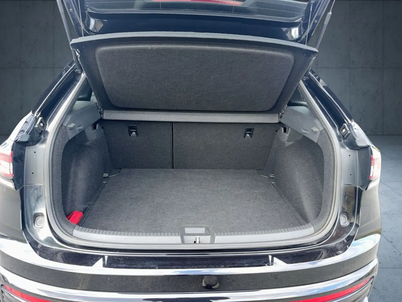 Volkswagen Taigo R-Line 1.5 TSI DSG beats/Pano/Kam/Nav/18"/ — معرض صور السيارة 13