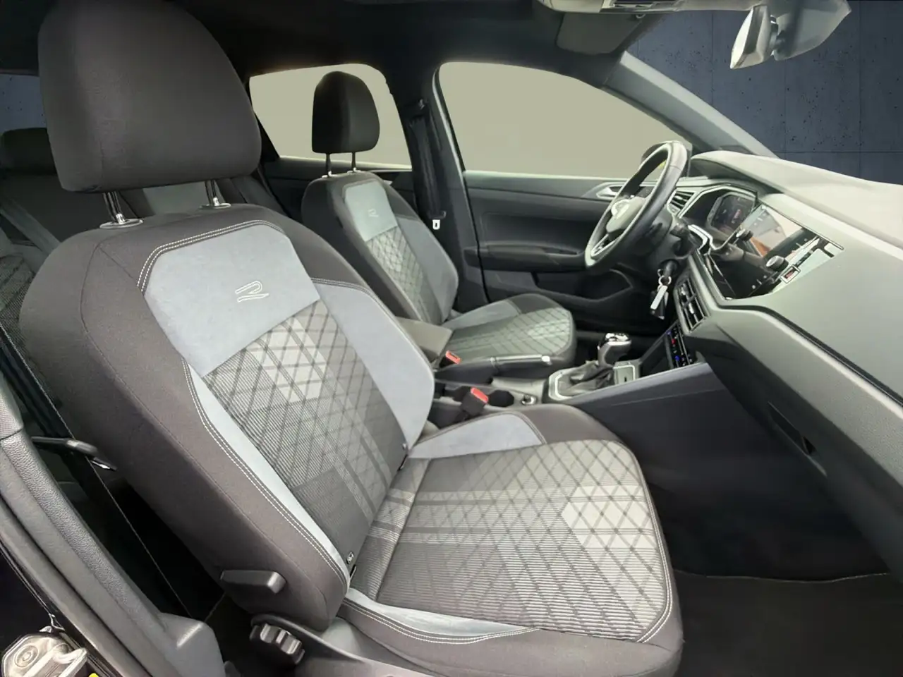 Volkswagen Taigo R-Line 1.5 TSI DSG beats/Pano/Kam/Nav/18"/ — معرض صور السيارة 18