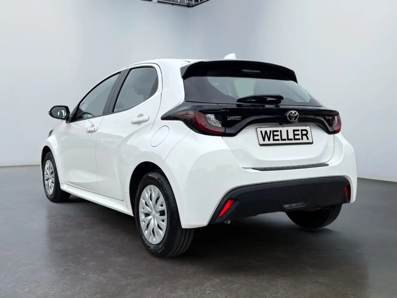 Toyota Yaris Hybrid 1.5 Business Edition *CAM*SHZ*Navi* — Vehicle gallery 7