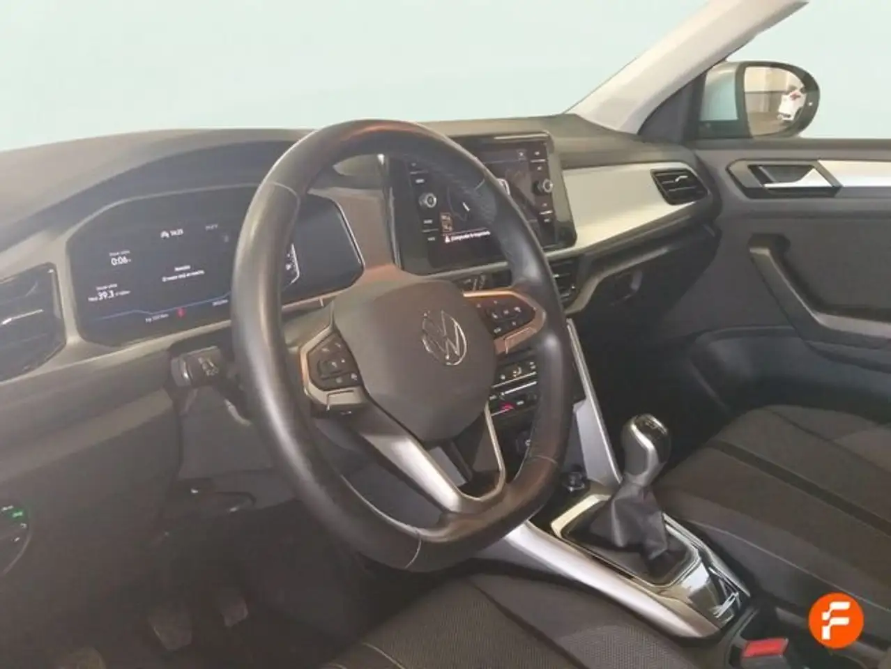 Volkswagen T-Roc 2.0TDI Life 85kW — Vehicle gallery 12