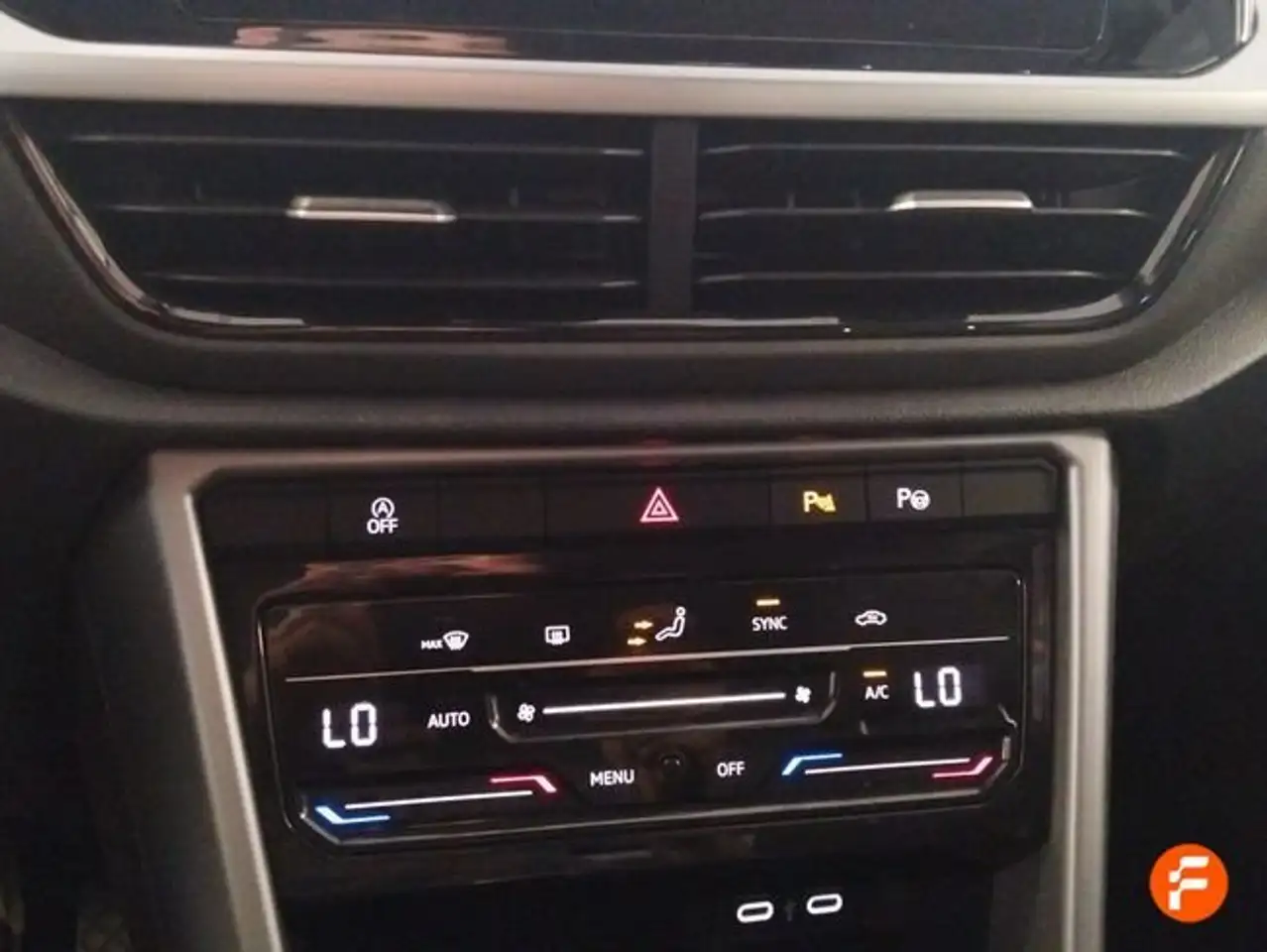 Volkswagen T-Roc 2.0TDI Life 85kW — Vehicle gallery 24