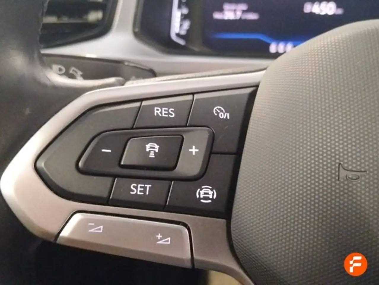 Volkswagen T-Roc 2.0TDI Life 85kW — Vehicle gallery 15