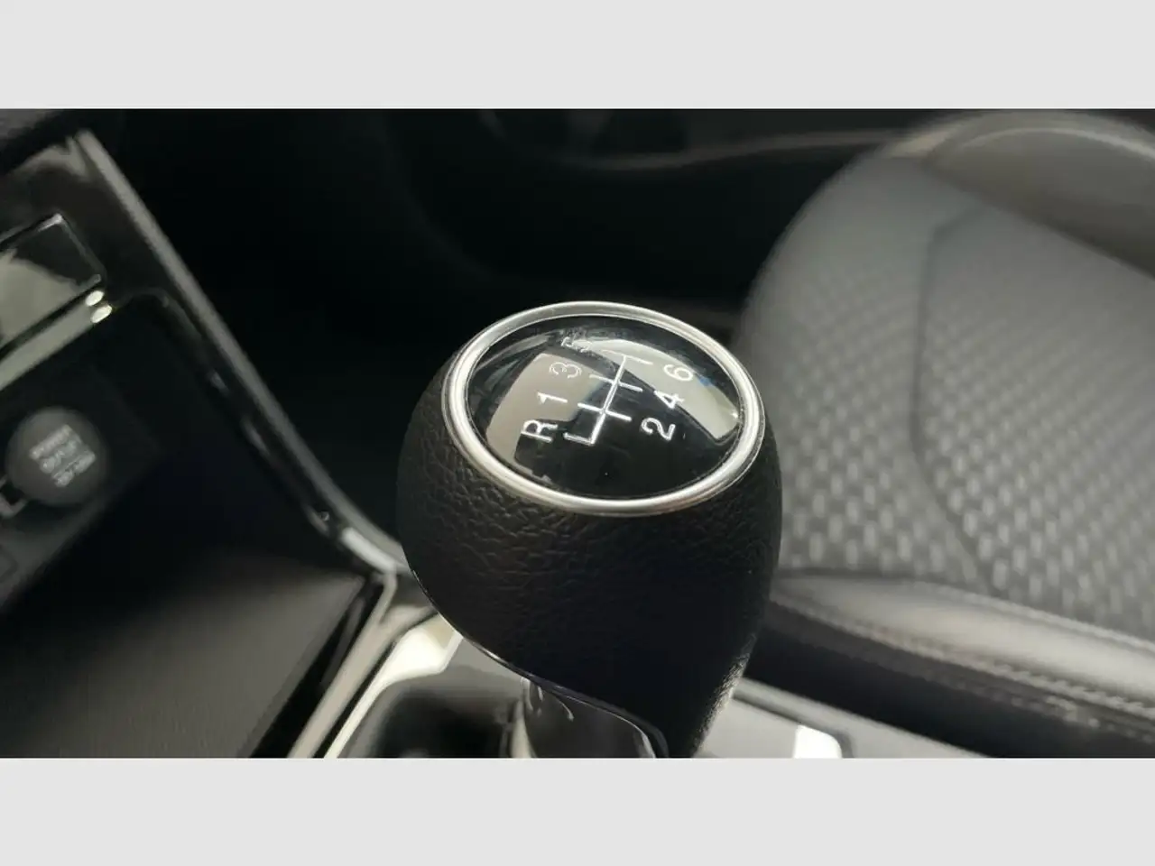 SsangYong Korando G15 Urban Plus 4x2 L.P. — Galería del vehículo 24