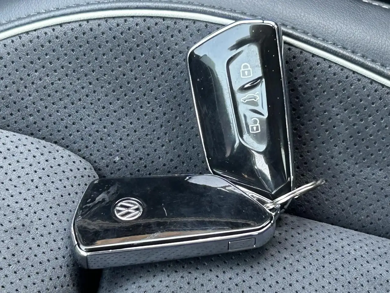 Volkswagen Passat Variant 1.5 eTSI DSG Business HEAD-UP+ERG — معرض صور السيارة 13