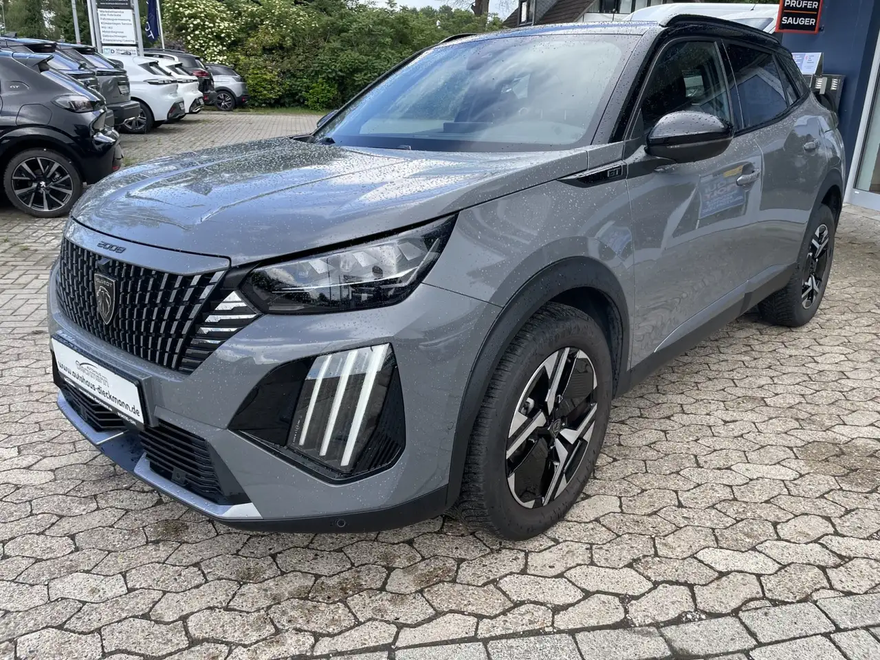 Peugeot 2008 PureTech 130 EAT8 GT Pano / SHZ / Navi / RFK — معرض صور السيارة 2