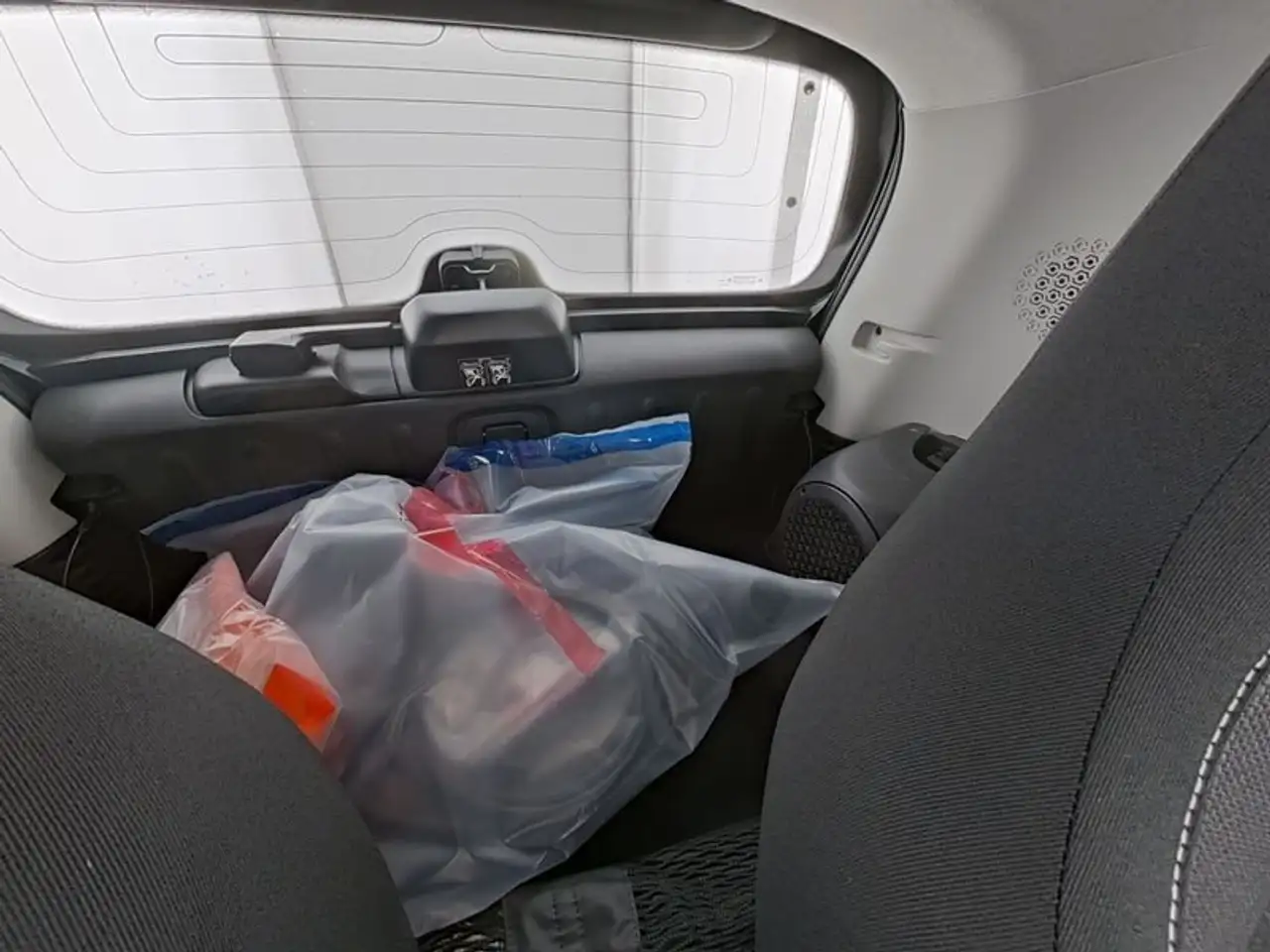 smart forTwo EQ PASSION/EXCL/22KW/RFK+EPH/JBL/PAN/SHZ/LED/GJR — Vehicle gallery 9