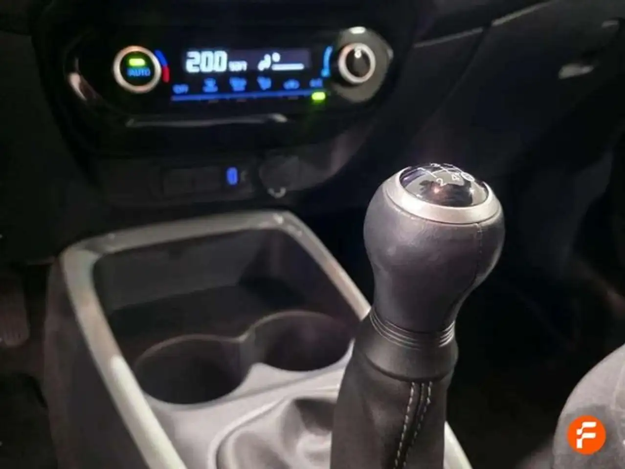 Toyota Aygo 1.0 VVT-I 72CV Play — معرض صور السيارة 17