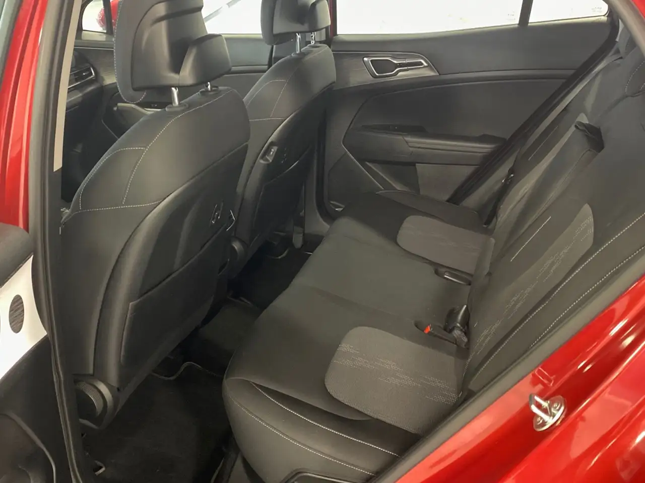 Kia Sportage 1.6 CRDi Drive 4x2 115 — Vehicle gallery 12