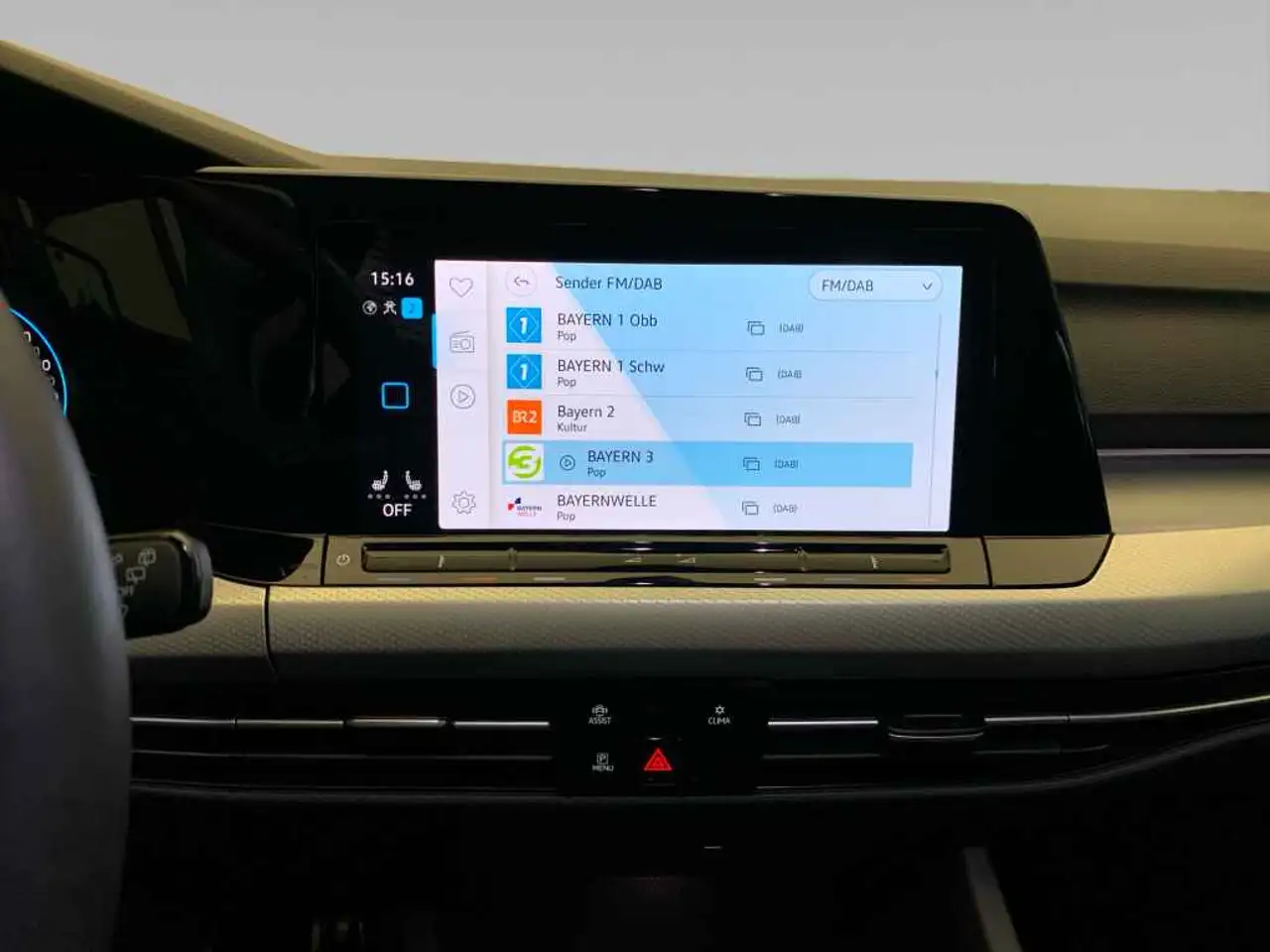 Volkswagen Golf VIII Move 1.0 eTSI DSG *AHK*LED*PDC*SHZ*TEL — Galería del vehículo 16